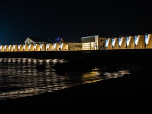 ��i