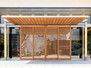 *【玄関】木格子が美しい和モダンな趣のエントランス。