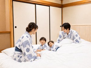 *【客室一例】家族みんなで川の字♪旅館ならではのくつろぎ空間…。