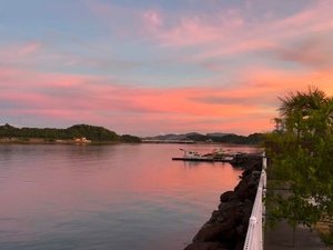 【ある日の夕やけ】刻一刻と色を変える海と空に包まれる特別な時間。