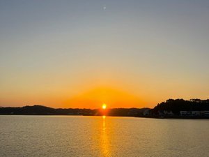 【ある日の夕やけ】ほんの一瞬しか見ることのできない、幻想的な景色をお楽しみください。