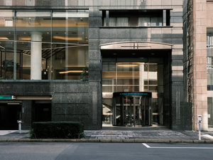 ホテル玄関