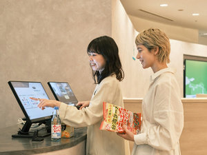 「Smart Lounge with ALLY’s」Grab&Go形式を導入したセルフレジ型ショップ