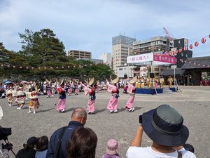 徳島城阿波おどり2024(鷲の門広場)輪踊り