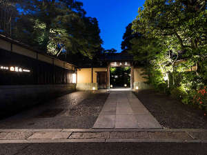 【京都府:祇園・東山・北白川周辺】南禅寺参道 菊水