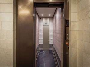 移動に便利なエレベーター完備。