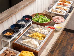 鎌倉の食材を使った和洋ビュッフェスタイルでございます。