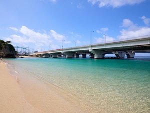 【波の上ビーチ】当館から車で約4分/徒歩約13分