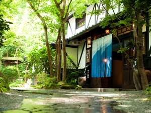 【熊本県湯布院の露天風呂付き客室のある宿】別荘今昔庵