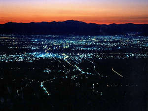 弥彦山 長岡市の夜景が一望できる夜景スポット。