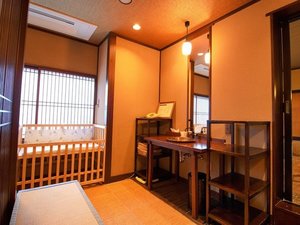 家族みんなで入ってもゆったり湯船の貸切風呂