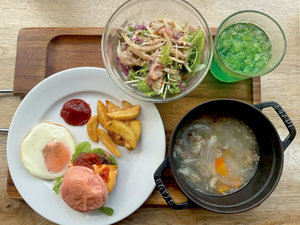 にくと、パン|朝食B目玉焼きとミニバーガー