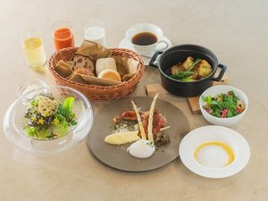 シェフ特製の地域の食材を生かした朝食メニュー(日によって、洋食、和食が異なります。)