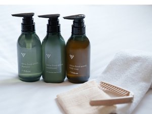 �z�e���r�X�^�ƃy���J���Ό��Ƌ����J�������I���W�i���̃o�X�A���j�e�B