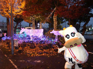 黒磯駅前ロ−タリ−>手前那須塩原市キャラクタ−、みるふぃ−ちゃんです。