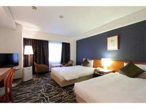 �y�R�`��:�R�`�z�R�`�O�����h�z�e��