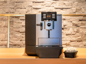 【ウエルカムドリンク】ロビーにウエルカムドリンクをご用意しております。24時間ご利用いただけます。