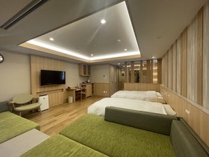 2025年11月8日リニューアルオープン。バリアフリールーム(室内全景)室内も車椅子OK☆