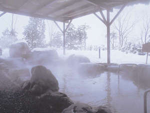 冬だけのお楽しみ♪情緒ある雪見露天風呂！