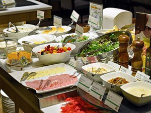 【朝食】食欲を誘う色鮮やかなサラダバー(モーニングブッフェ)