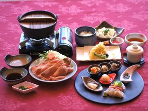 御夕食【季節の和膳・麓山高原豚の豚しゃぶ御膳】です。(※2024年3月30日よりの新メニューとなります)