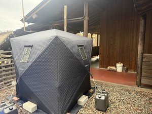 大浴場横に設置したテントサウナです
