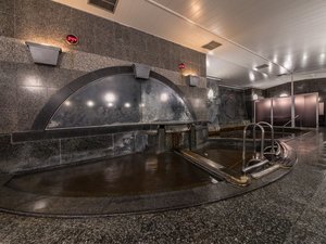 【男性浴場】お肌なめらか、湯量豊富な天然温泉「かぐらの湯」※毎週日曜14時〜20時入替の為女性浴場
