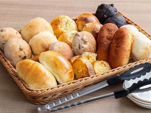 創業100年以上の歴史を持つ老舗ベーカリー「SWEET」のパンをお楽しみください ※イメージ