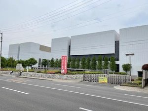 ・【高松市総合体育館】当館よりお車にて10分です。また、当館最寄り「潟元駅」より10分です。