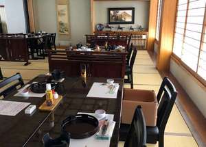 【お食事処】テーブル席