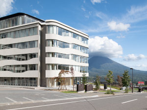 ニセコひらふで一番の高台に位置する建物です。