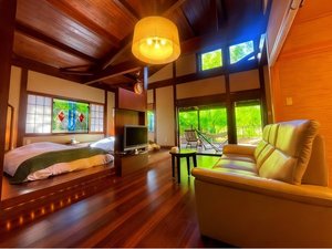 【お部屋】ふと窓を覗きこめば緑の木々が顔をのぞかせる風景