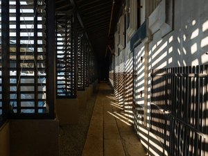 Corridor�F�q���ƂȂ��Ă������2�����Ȃ������O�̒ʘH