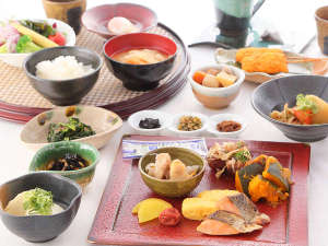 旬の食材を取り揃えた美味しい朝食で1日をスタートしませんか?