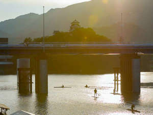 yǂzIXƗunvƗ[zBꍏƈڂ䂭F̌iFAȂ炨y݂܂