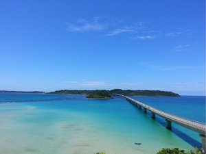 【角島大橋】コバルトブルーの美しい海に伸びるフォトジェニックな橋。テレビCMやSNSでも話題のスポット!