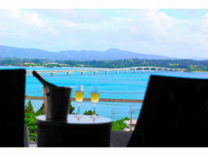 【沖縄県今帰仁村の貸し別荘・コテージ・ヴィラ・コンドミニアム】恋の島テラス