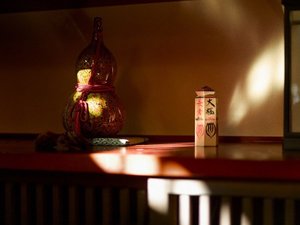伝統の飾りが暮らしに彩りを添える。