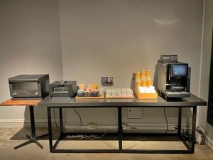 地下ラウンジでご自由にドリンクをお選びいただけます