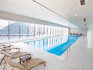 天候を気にせずお楽しみいただけます。(室内プール:2026/7/4〜10/31)