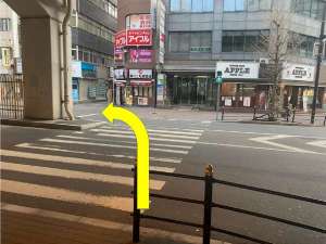 �܂������E��̉��f������n��܂��B�����Ă������񂪖ڈ�ł��B