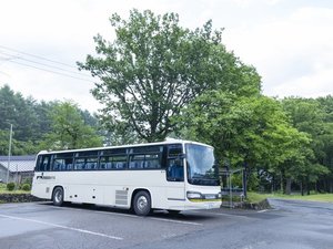 ・バスも駐車できる駐車場を完備し、団体様の移動もスムーズです