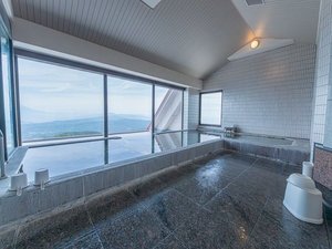 【大浴場】上階にある大浴場からは富士山を望むことができます
