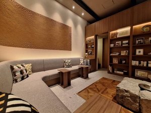 Public areas. 本と過ごす、自分だけの午後。
