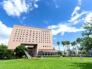 ナビオス横浜 外観