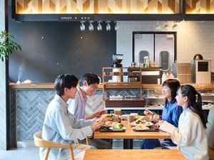 1階 &Here Cafeにてご用意しております。