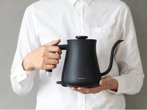 BALMUDAのケトルで、ホテルオリジナルブレンドのコーヒーや、ルピシアの紅茶をお楽しみくだい。