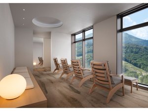 温泉の横の休憩スペースで、オリジナルアロマに包まれる至福のリラックスタイム。