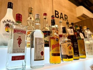 【無料サービス】サワー、ワイン、焼酎お好きなお酒が5杯無料(提供時間:夕方5時〜深夜3時)