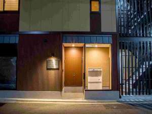 �y���s�{:�͌����E�G�ہE��{���ӁzRESISTAY ���q